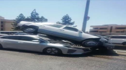 تباطؤ مروري في شارع الأردن بسبب حادث تصادم بين 6 مركبات