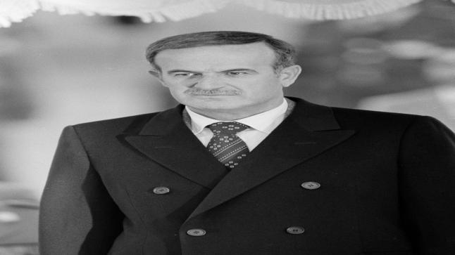العثور على رسالة من حافظ الأسد إلى زوجته.. ماذا جاء فيها؟