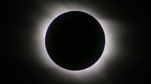 يستمر 5 ساعات .. العالم على موعد مع خسوف كلي للقمر