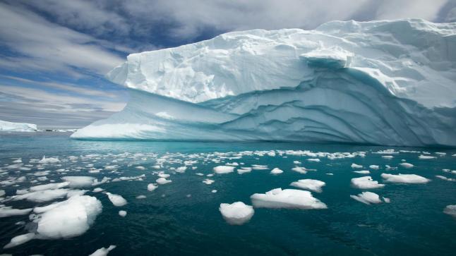 ذوبان الجليد القطبي يغير قشرة الأرض