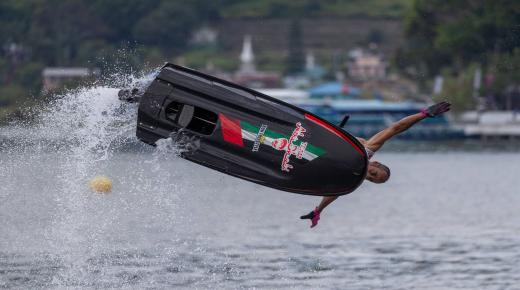 راشد الملا بطلا لمونديال “الدراجات المائية”