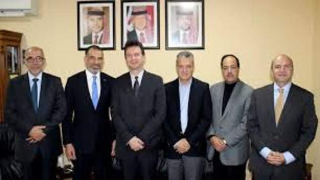 رجال أعمال يفسدون السياسة في الأردن .. والسبب مصالحهم !