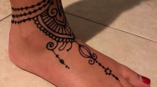 رسمة حنّاء تدخل مرأة المستشفى