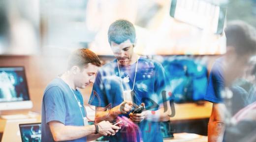 أبل تراقب حياة “زبائنها” الخاصة.. فيديوهات شخصية تتسرب