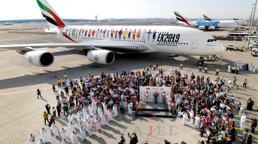 145 جنسية وخليط من ثقافات العالم على رحلة طيران الإمارات التاريخية