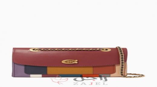 حقائب ملونة لإطلالة مميزة وغير تقليدية