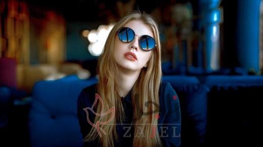 اكسسوارات شتوية جذابة تناسب الشقراوات