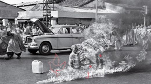 لم ينقذه أحد.. قصة حرق راهب لنفسه التي اختيرت ضمن أفضل 100 لقطة بالتاريخa