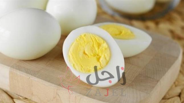 تناول بيضة مسلوقة واحدة، يمنح جسمك 8 أنواع من الفيتامينات والعناصر الغذائية