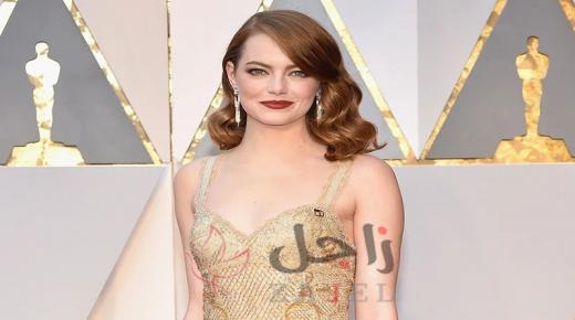 أساليب مكياج مع فستان ذهبي من وحي النجمات العالميات