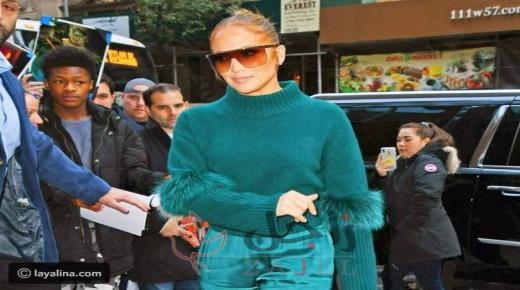 جينفير لوبيز تتوهج باللون الأخضر في نيويورك