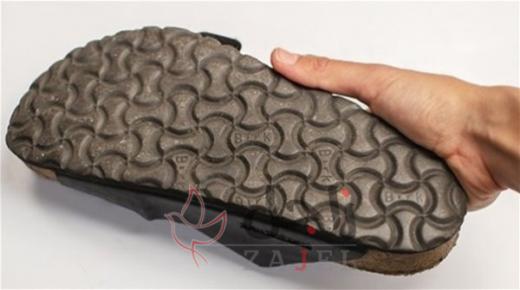 هل ترك الحذاء مقلوباً حرام؟