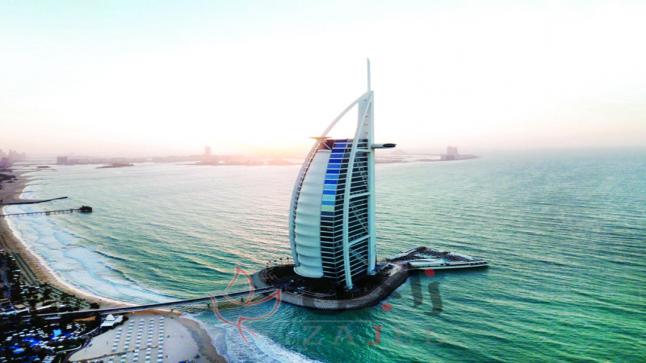 دبي تتوج عاصمة السياحة والمال والتقنية