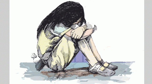 الكاميرات ترصد شجاعة طفلة قاومت متحرشاً في مصعد