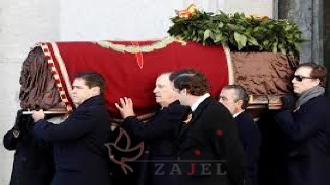 إسبانيا تنقل رفات الدكتاتور فرانكو من مقبرة حكومية