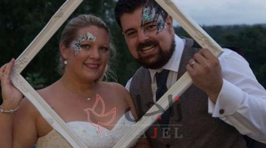 طلب منها إغماض عينيها بحجة إعطائها هدية.. فحاول فصل رأسها عن جسدها