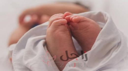 أب يسحق رضيعته ذات الأسابيع الثلاثة بطريقة غير متوقعة