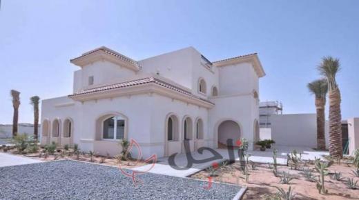 أبوظبي تعفي المواطنين من سداد قروض سكنية