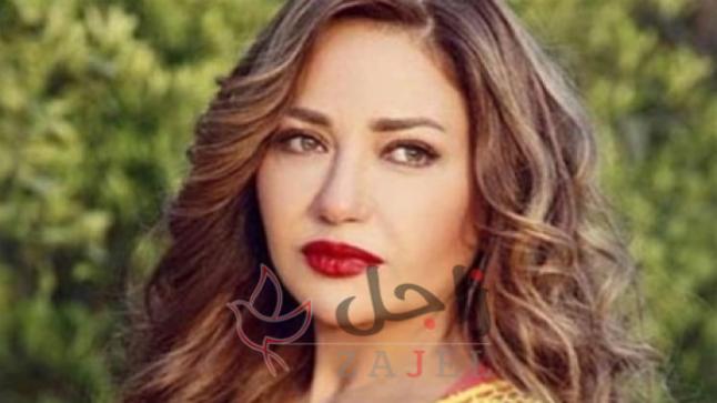 ليلى علوي تعيد نشر صور رومانسية جمعتها بـ نور الشريف.. والسبب؟