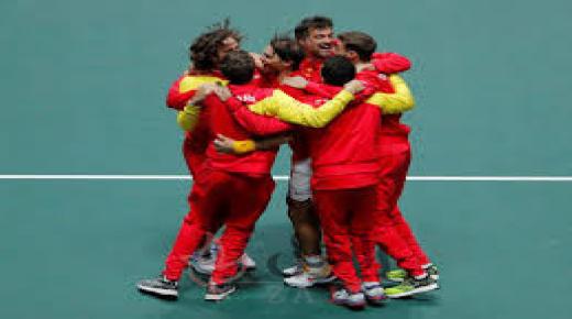 نادال يقود إسبانيا للمجد في بداية عهد جديد بكأس ديفيز