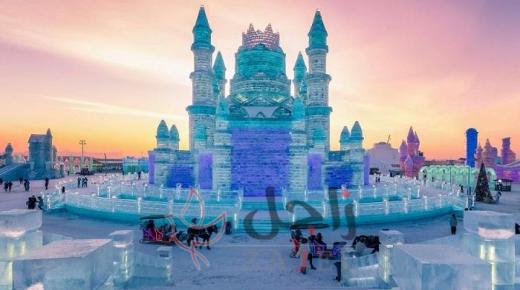 في مهرجان الثلج الصيني قصور بلورية تجذب الزوار