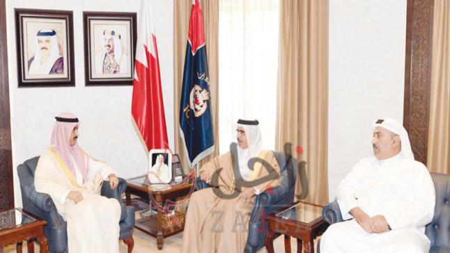 وزير الداخلية يستعرض مع السفير الكويتي العلاقات الثنائية