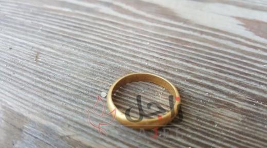 عثور إيطالية على خاتم زواجها بعد فقدانه لـ37 عاماً