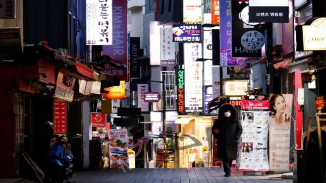 كوريا الجنوبية تسارع لنصب أسرة في حاويات للتصدي لموجة ثالثة من كورونا
