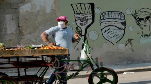 نهاية الغرب وإقبال كثيف على الإسلام.. كوفيد-19 يُغرق مواقع التواصل بأخبار خياليّة