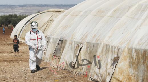 محققو الأمم المتحدة حول سوريا يطالبون بوقف إطلاق النار بعد تسجيل إصابات بـ«كوفيد-19»