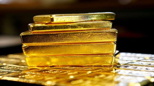 الذهب يرتفع رغم تهديد ترامب بشأن التحفيز ومع نزول الدولار