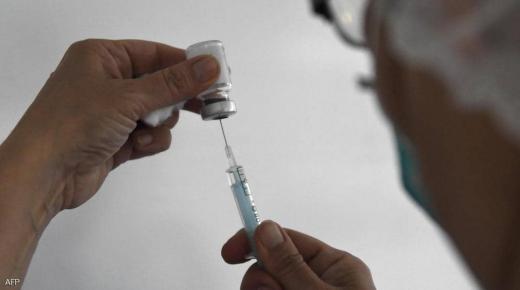 ممرض أميركي يصاب بكورونا بعد أسبوع من تلقي اللقاح