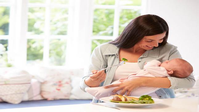 أفضل نظام الغذائي للمرضعات.. وأهم الأطعمة التي يجب تناولها وتجنبها خلال الشتاء