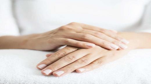 كيفية علاج تجاعيد اليدين ومنع الشيب المبكر