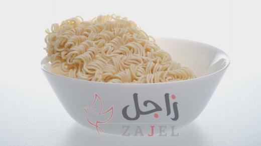 النودلز وأصابع الدجاج.. سموم يلتهمها أطفالنا