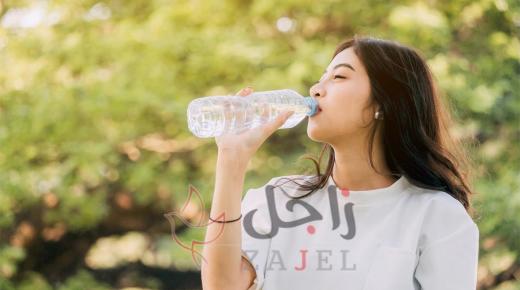 علامات تشير إلى أنك تشرب ماء أقل مما ينبغي