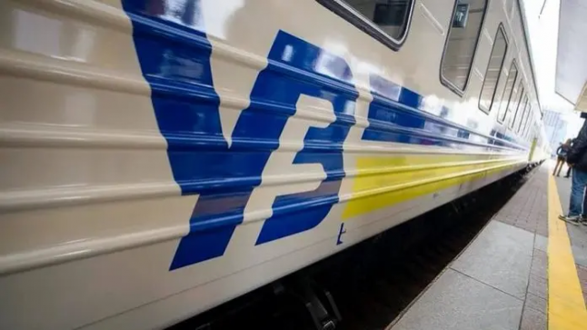 شركة القاطرات الأوكرانية تعلن تشغيل القطارات الخاصة