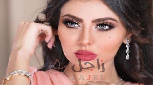 مريم حسين تفاجئ محمد عبده على المسرح وتهديه باقة ورد