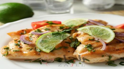 الدجاج بالصلصة المكسيكية