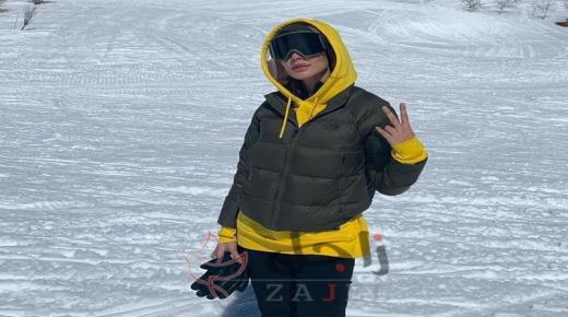 نادين نجيم تصل إلى 10 مليون متابع وتحتفل على الثلج بصورة مع طفليها