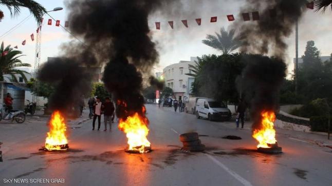 تونس.. احتجاجات وأعمال شغب بعد ضرب راعي غنم