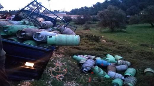 تدهور مركبة محملة باسطوانات الغاز في عجلون