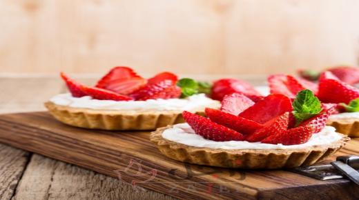 تارت الفراولة بالجبن الكريمي