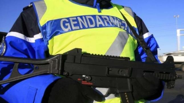 مسلح يقتل ثلاثة من رجال الشرطة الفرنسية بالرصاص