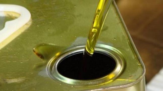 مداهمة معصرة في اربد تبيع زيتا مغشوشا