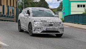 سكودا تطلق سيارة كروس كهربائية بنسخة الكوبيه