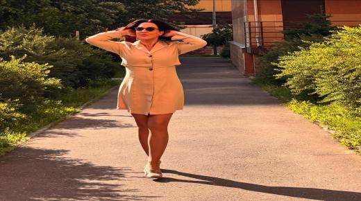 سلاف فواخرجي تحتفل بميلادها وتعتذر من موسكو