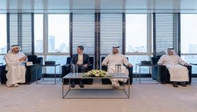 سلطان بن أحمد القاسمي يستقبل الرئيس التنفيذي للعمليات بشركة “كريبتو دوت كوم” العالمية