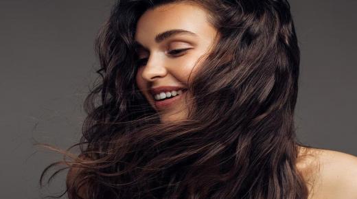 أفضل صبغات شعر قبل العيد للبشرة السمراء