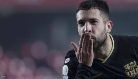 صخرة دفاع برشلونة يعلّق على فرص فوز فريقه بـ”الليغا”